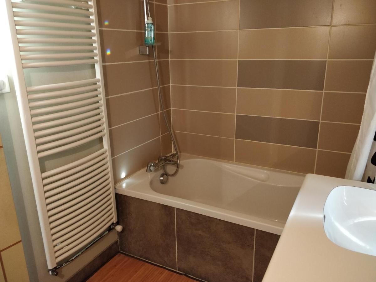 Chambre Chaleureuse Chez L'Habitant Peronnas Zewnętrze zdjęcie